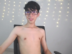 Uber-Cute Colombian Camboy