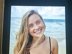 Tribbing bikini girl