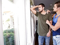 Charlie Pattinson agrees to bang Dante Colle's butt