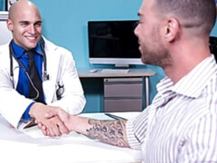 Doctor Sean Zevran bottoming for Carlos Lindo