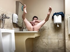 LiveNLove DOES KINK IN BATHROOMS AND CUMSHOT COMPILATION