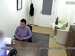 22-year-old amateur jerks off in a casting video