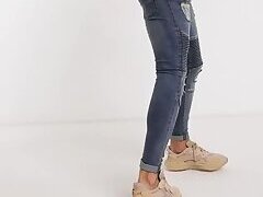 Model Bulges in Jeans