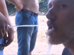 outdoor piss 3