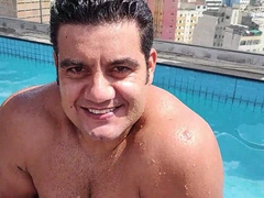 YURI GAÚCHO - SWIMMING POOL AND BITCHING