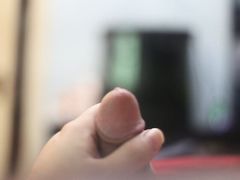 I masturbate my straight dick until cumshot
