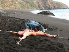 Hot guys Mike Martin and Micah Andrews: get off on the beach