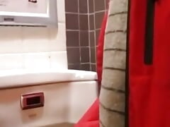 johnholmesjunior shooting massive cumload in busy mens bathroom in slow motion