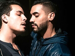 Ollie happily bottoms for big-dicked hunk Arad WinWin
