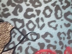 Gozando nas calcinhas da apoliana.