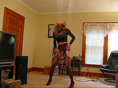 Aubreyluvsit dancing for dudes and femmes!