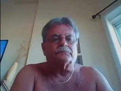 Uncle Displays Off