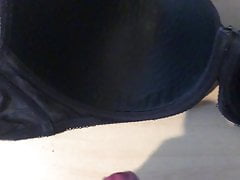 Cum on sis bra