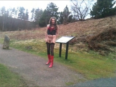 Crossdresser Peels off Outdoors