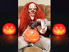 Insane clown with a Big Cock shows tricks and gives Big Cumshot treats