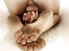 Cumming on my own dirty soles