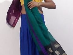 Gunjan in saree masterbate