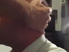 Saugender Nachbar: Amateur-Bj von einem Muskelprotz