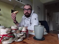 Breakfast, work & masturbate