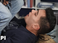 PAPI - Damian Night Still Inspects When He Gets His Jaws Boinked By His Roomy Drake Von