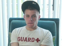 Max Leo plays with his dick to make a fucking mess