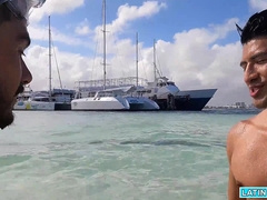 Alberto Chimal and Alam Herrera have an personal and spunky appointment far away from the tension