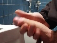 Johnholmesjunior CAUGHT wanking hefty chisel in active vancouver park douche real risky