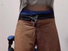 Caramujo Solo on a gamer chair
