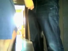 El pollon de mi amigo D vuelve a llenarme el culo de semen