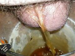 Pee in HD up close, in an old pitcher.