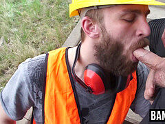 Bearded man rod cockblower orally services a hefty one for cash
