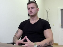 Tattooed straight amateur jerking for the cam