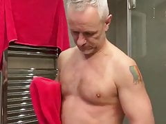Sexy dad showing ass