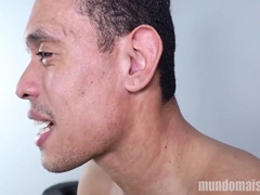 Fui Fazer Massagem E Dei O Cu Pra Tres Caras Diferentes: No Chuveiro, Nos Armarios E Claro Na Massagem. 5 Min