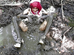 Trap cosplay Maki bride messy play in the mud