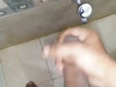 Desi lund in Bathroom mai mal nikala
