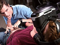 Gay bar anal with a muscle-bound daddy and his bottom