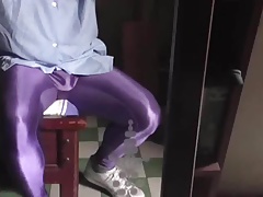 Glossy spandex purple... delicious pants!