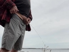 Peeing along the sea