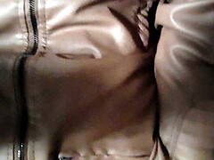 Fag edging in leather jacket