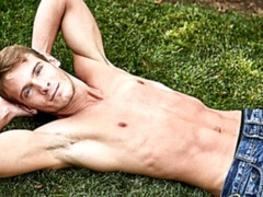 Oily and muscular Weston cums HARD in a solo vid