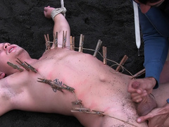 Hot guys Mike Martin and Micah Andrews: get off on the beach