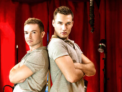 Dudes Gabriel Cross and Theo Ford sexing it up