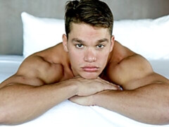 Buff solo hottie Paul Tiller jacking off like crazy