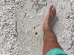 Freeballing on the beach (Slow-motion)