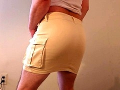 Str8trapsub shows off big booty in a mini-skirt and pink panties