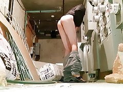 SHOWING OFF MY SKINNY TIGHT ASS IN A PUBLIC STORAGE ROOM