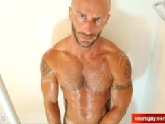 Aymeric, Fantastic Delivery stud at your service !