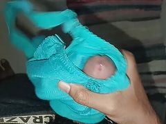 Teenage girl blue bra hand job masterbation hard and lots of cum