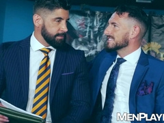 Hung Derek Allen buries his massive cock deep into broker Justin Jett